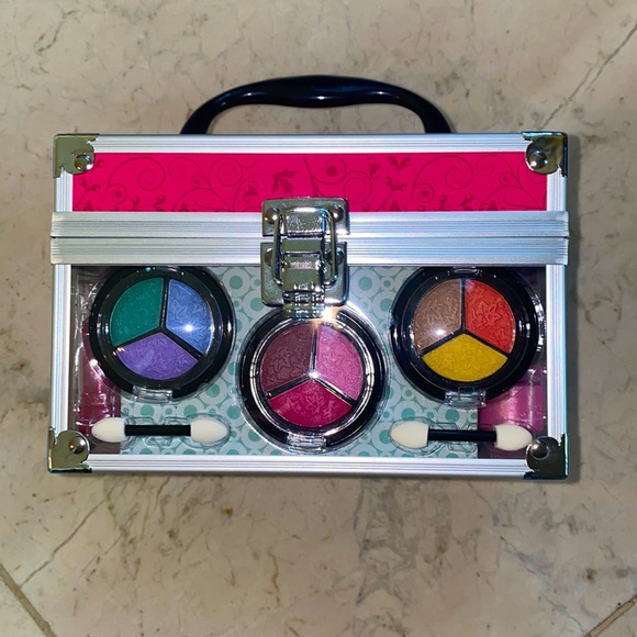 IQ Toys Other - 💄💅 IQ Toys Girls Make-up Set 💄Brand New